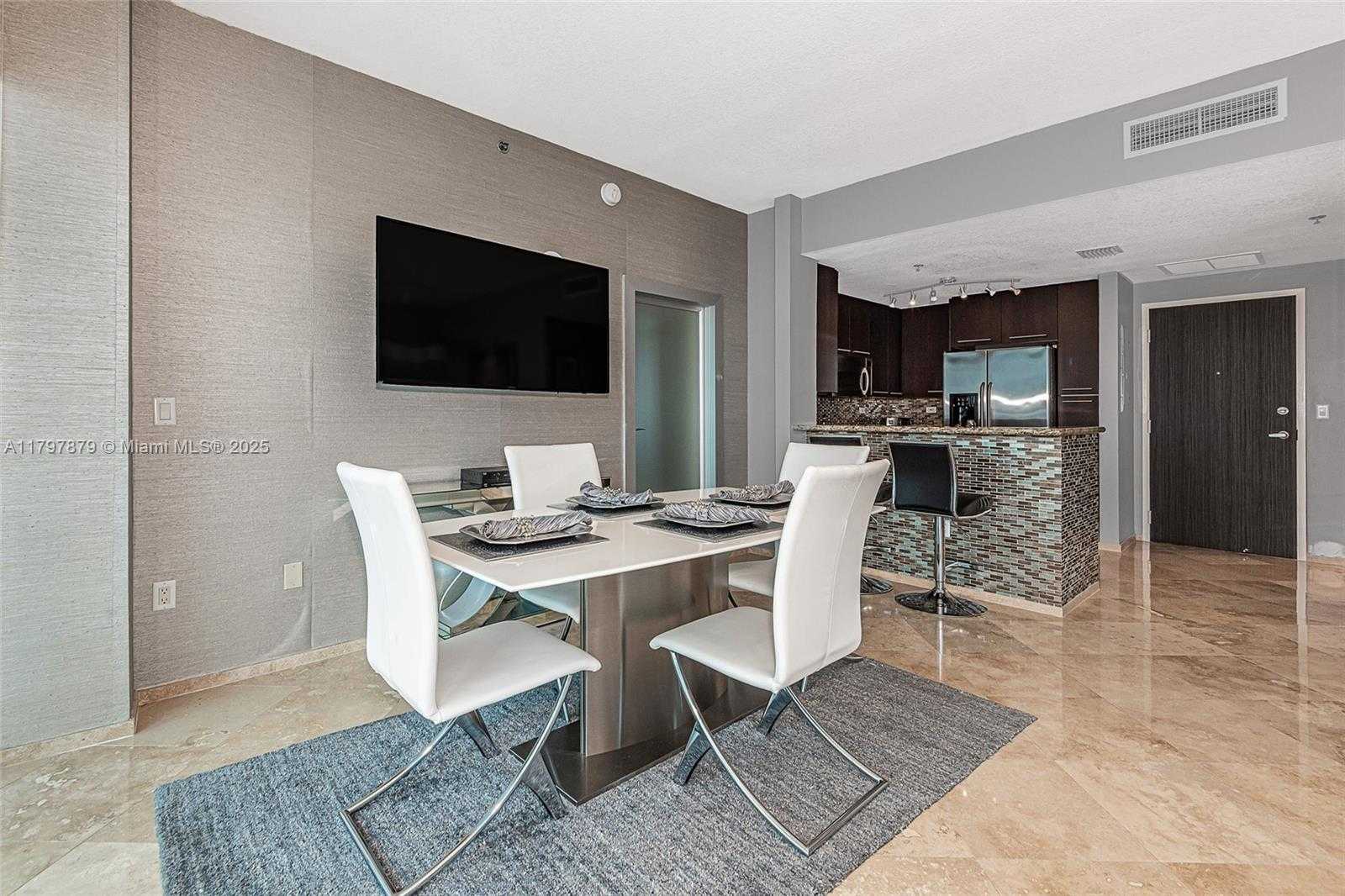 Small Image of 6515 COLLINS AVE #607, Miami Beach Number 14