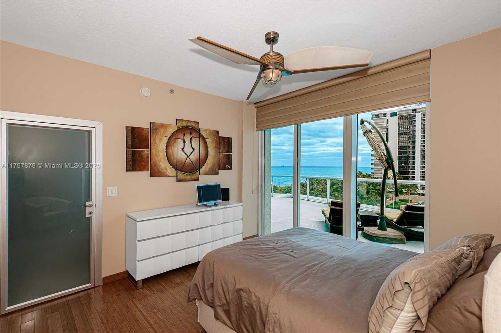 Small Image of 6515 COLLINS AVE #607, Miami Beach Number 15