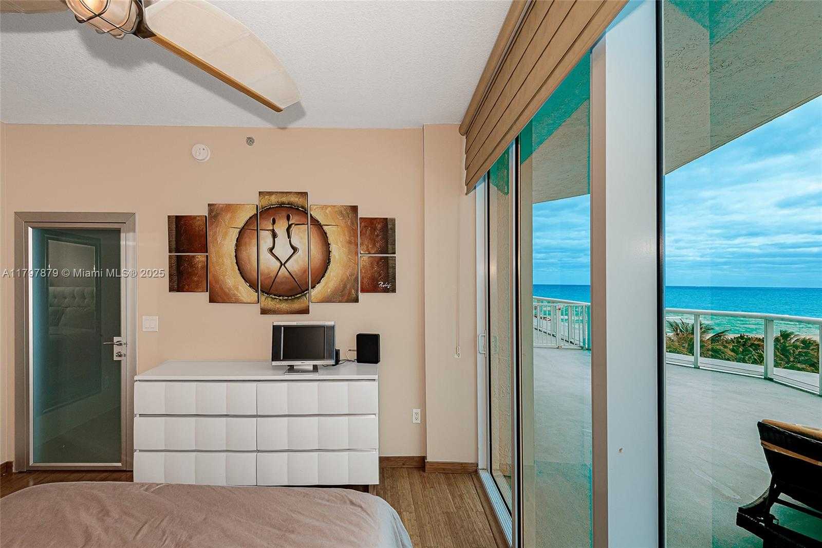 Small Image of 6515 COLLINS AVE #607, Miami Beach Number 17