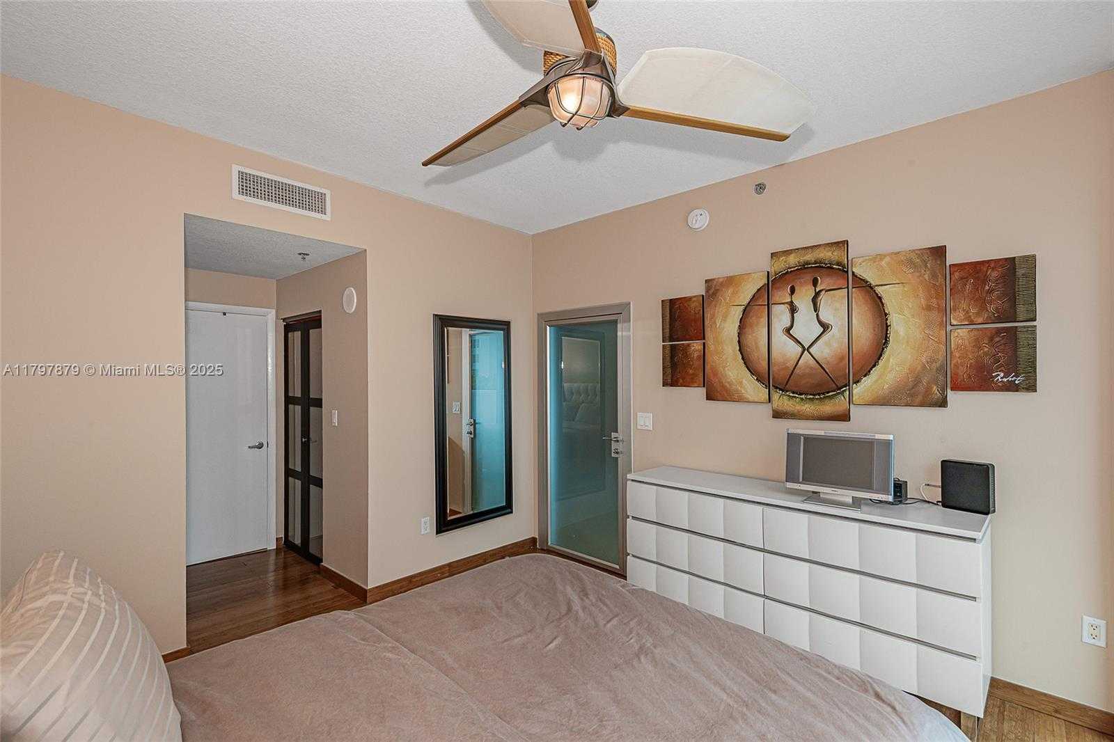 Small Image of 6515 COLLINS AVE #607, Miami Beach Number 18
