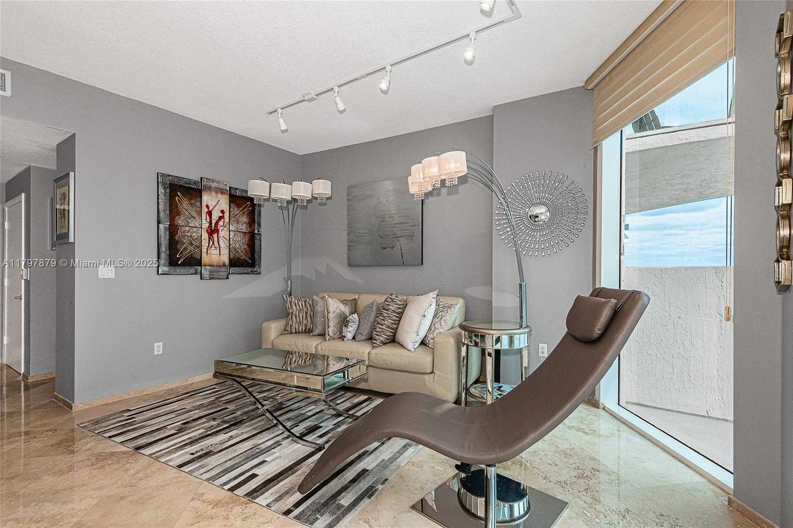 Small Image of 6515 COLLINS AVE #607, Miami Beach Number 24