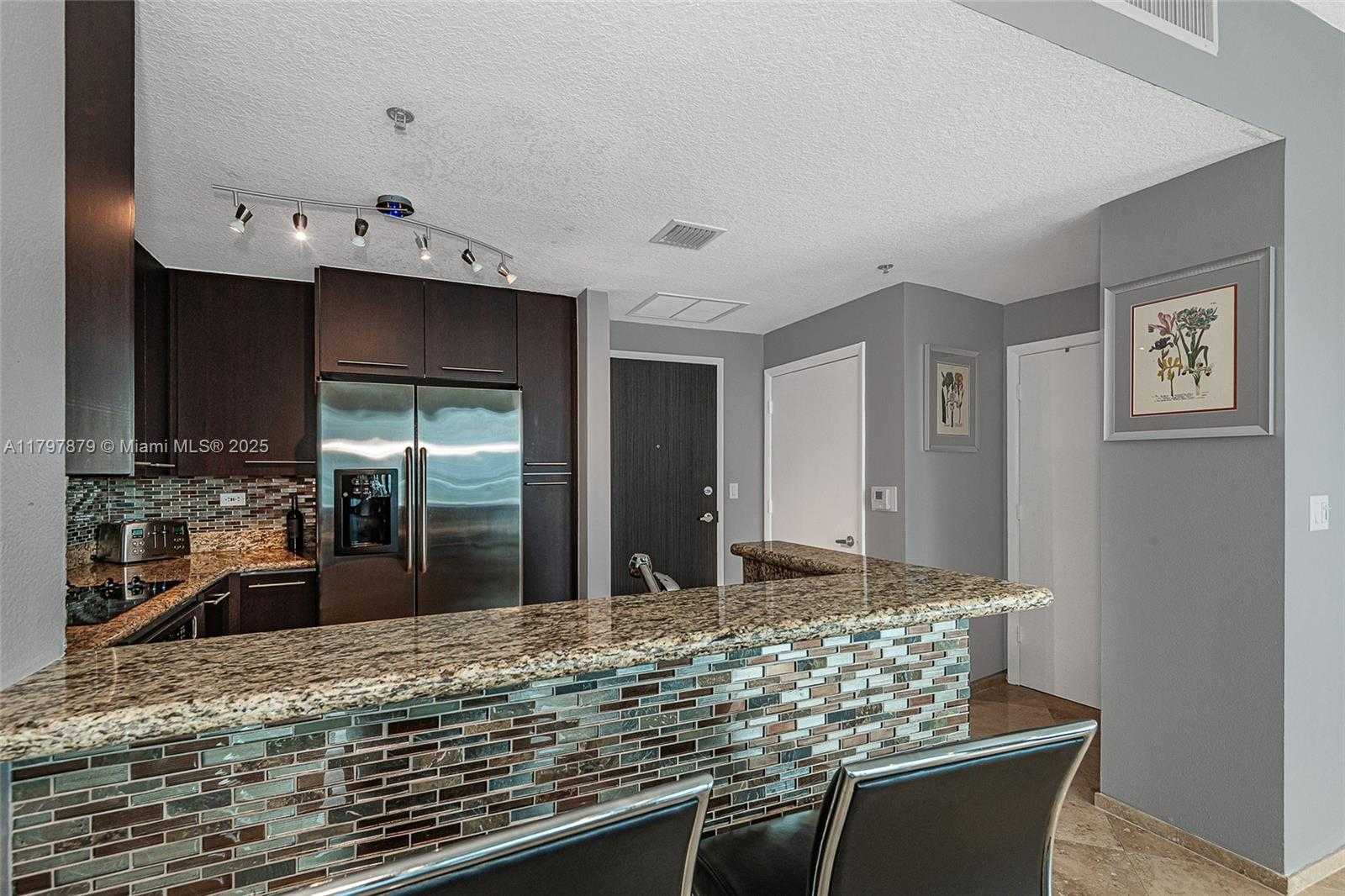 Small Image of 6515 COLLINS AVE #607, Miami Beach Number 26