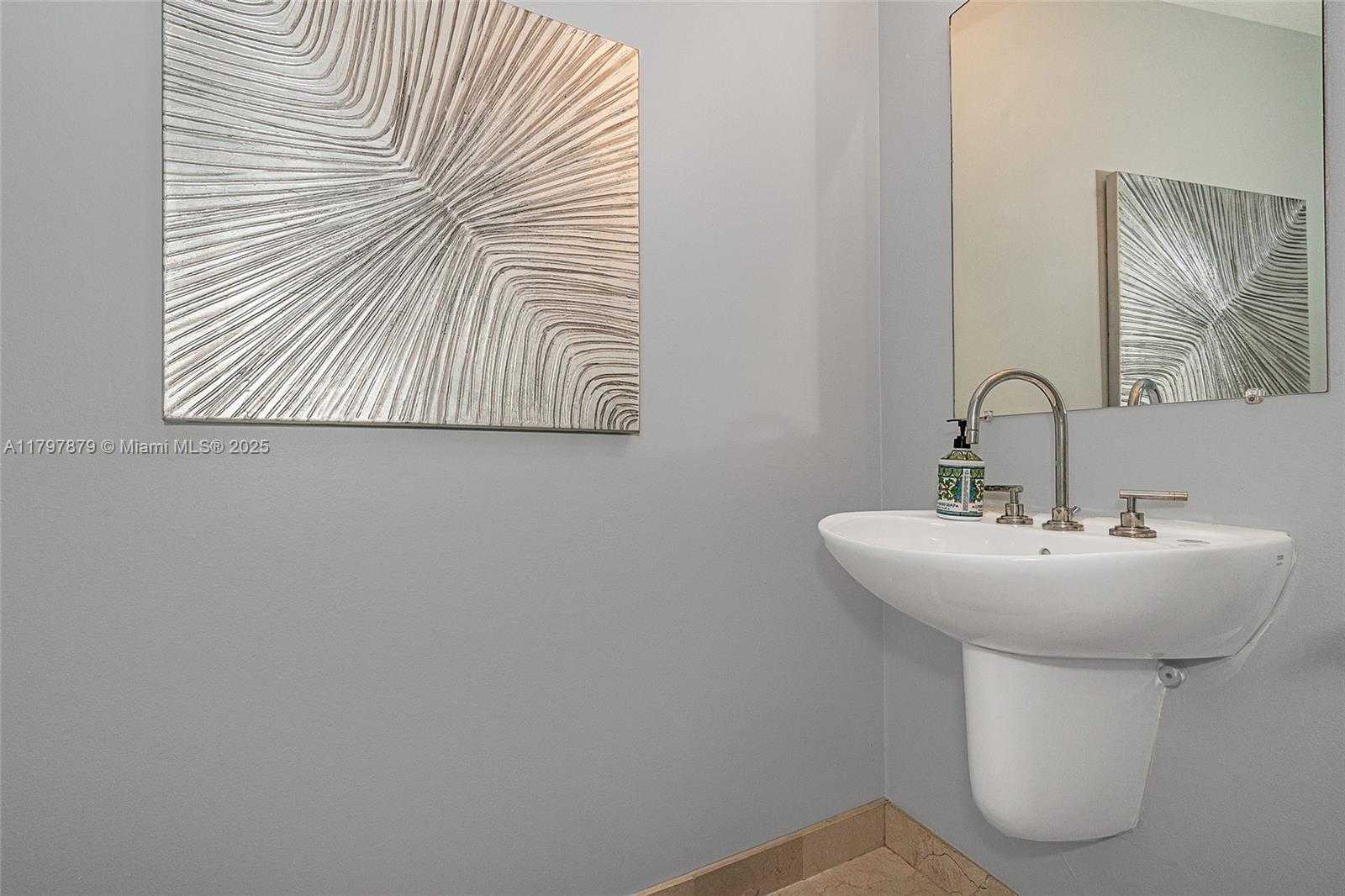 Small Image of 6515 COLLINS AVE #607, Miami Beach Number 27