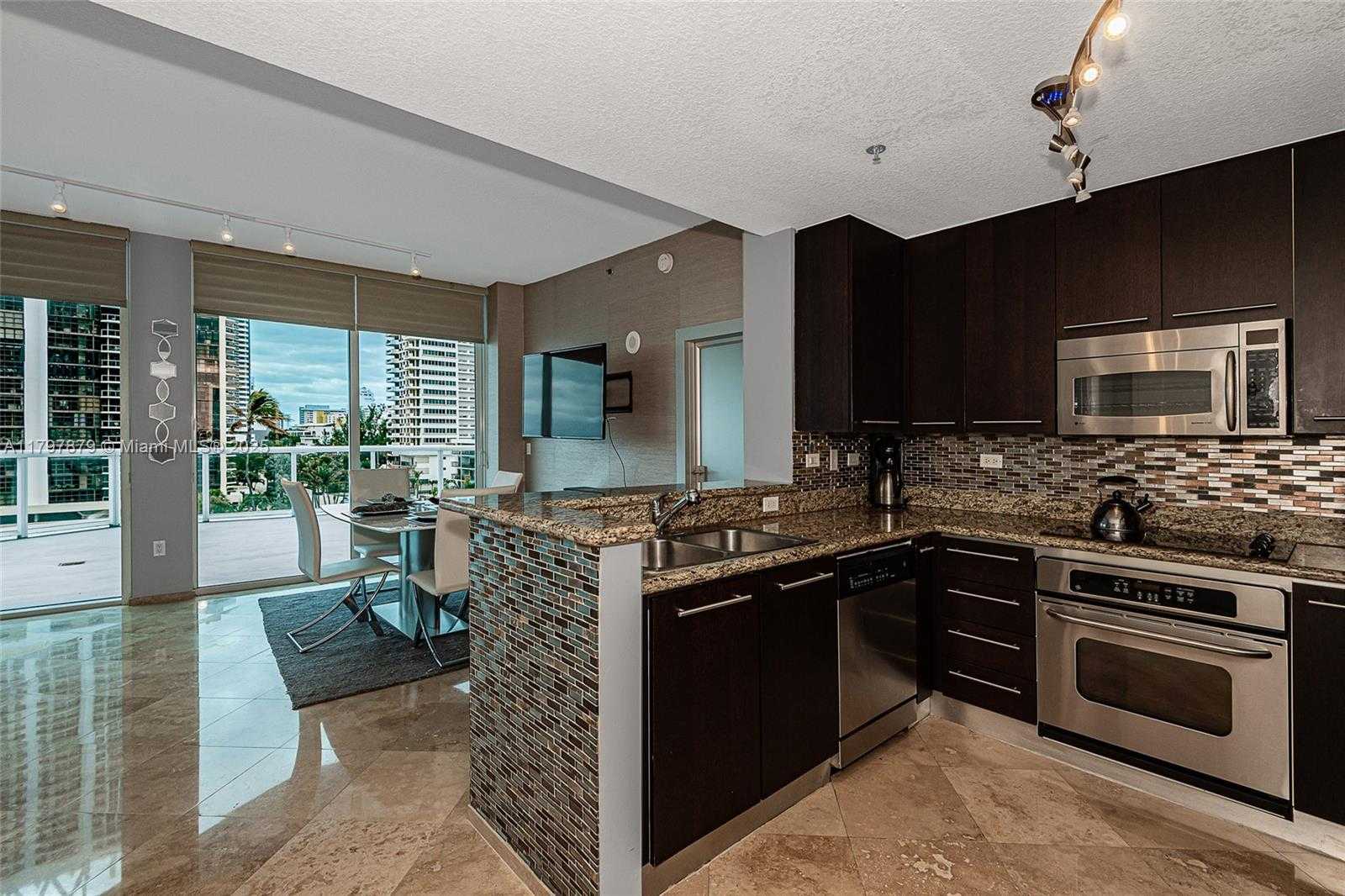 Small Image of 6515 COLLINS AVE #607, Miami Beach Number 7