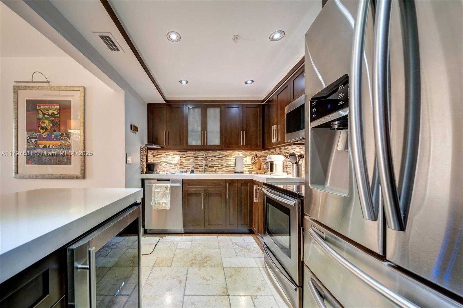 Small Image of 2625 COLLINS AVE #402, Miami Beach Number 12
