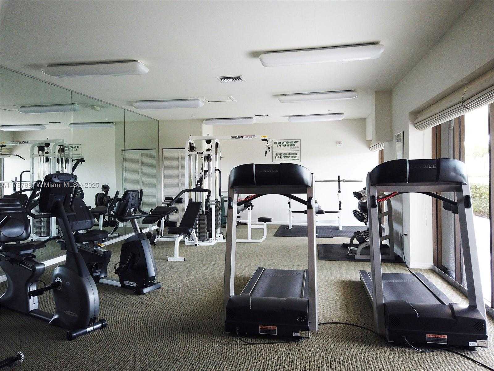 Small Image of 2625 COLLINS AVE #402, Miami Beach Number 23