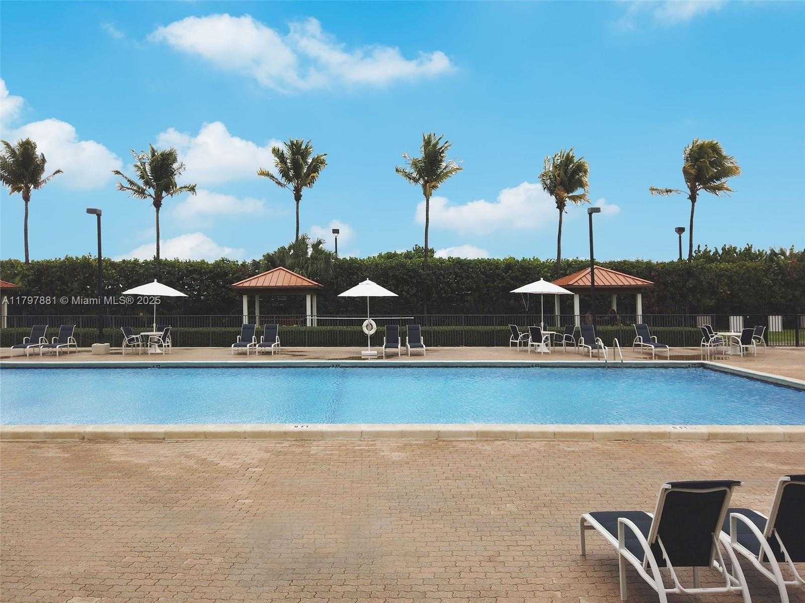 Small Image of 2625 COLLINS AVE #402, Miami Beach Number 24