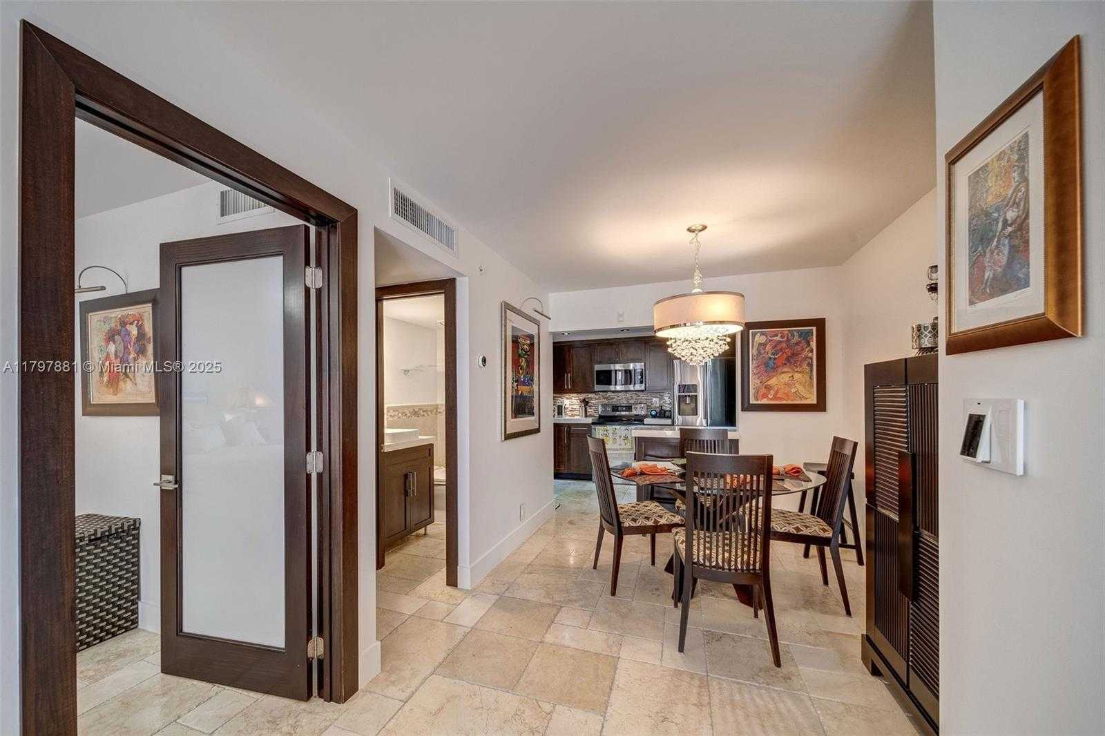 Small Image of 2625 COLLINS AVE #402, Miami Beach Number 6