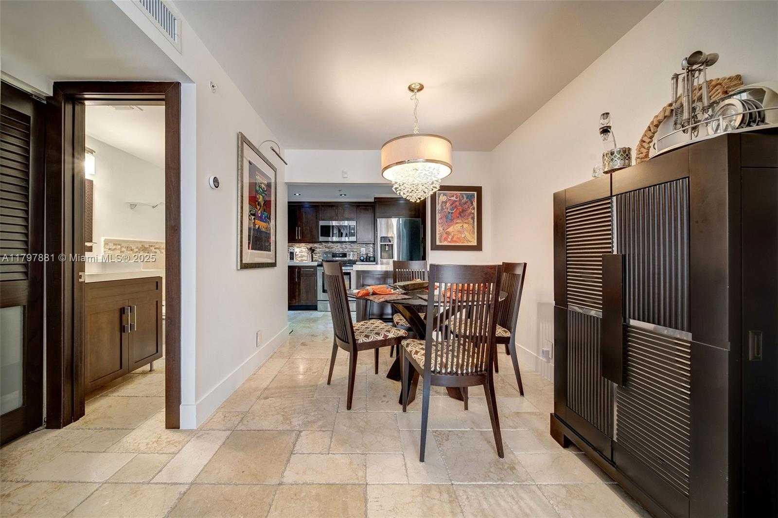 Small Image of 2625 COLLINS AVE #402, Miami Beach Number 7