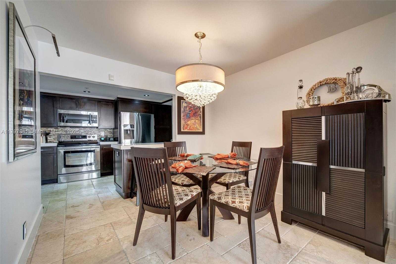 Small Image of 2625 COLLINS AVE #402, Miami Beach Number 8