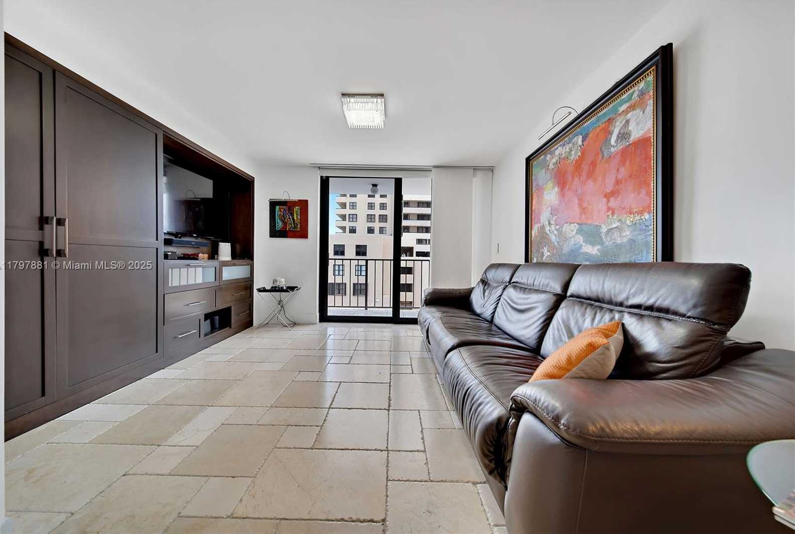 Small Image of 2625 COLLINS AVE #402, Miami Beach Number 9