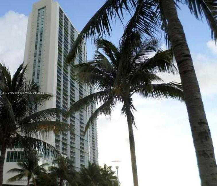Small Image of 325 #823, Miami Number 9