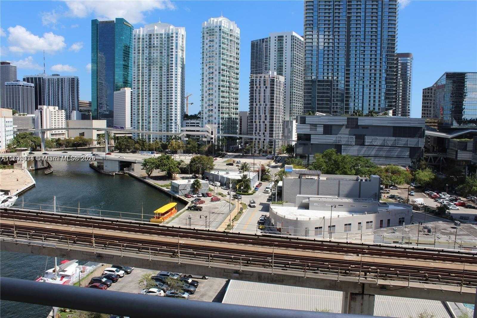 Small Image of 690 SOUTH WEST 1ST CT #1204, Miami Number 5