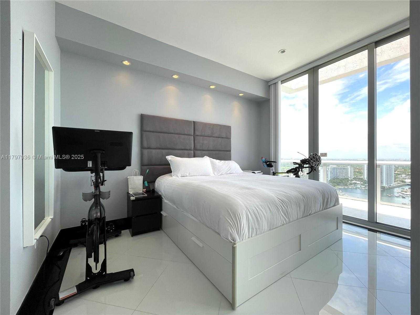 Small Image of 2600 EAST HALLANDALE BEACH BLVD #T3310, Hallandale Beach Number 15