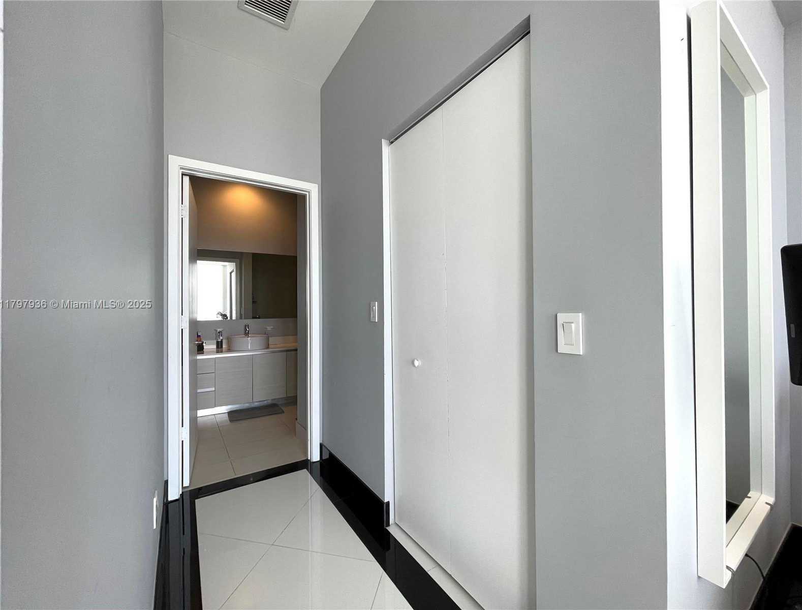 Small Image of 2600 EAST HALLANDALE BEACH BLVD #T3310, Hallandale Beach Number 17