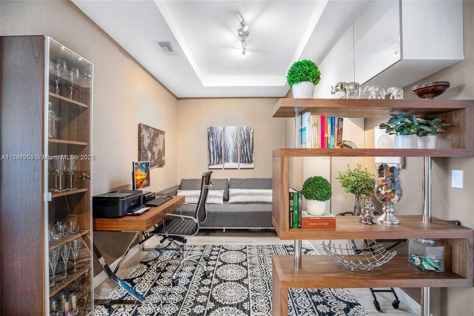 Small Image of 45 SOUTH WEST 9TH ST #4204, Miami Number 3