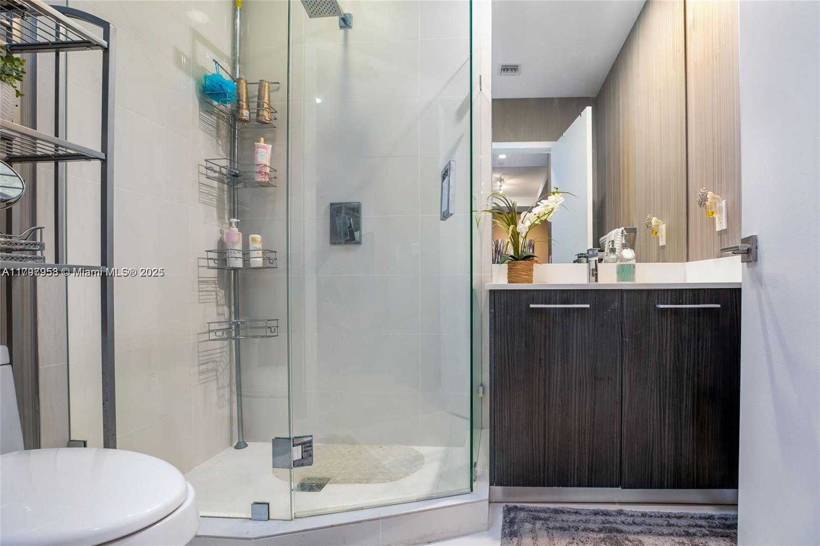 Small Image of 45 SOUTH WEST 9TH ST #4204, Miami Number 5
