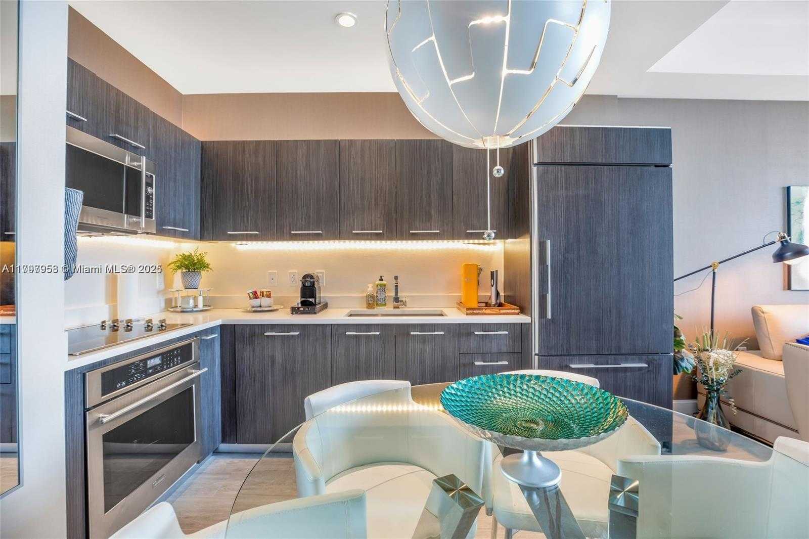 Small Image of 45 SOUTH WEST 9TH ST #4204, Miami Number 7