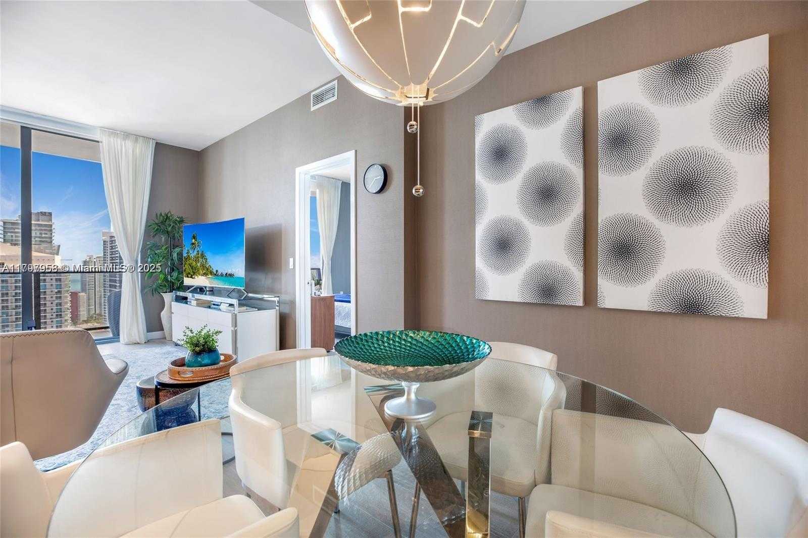 Small Image of 45 SOUTH WEST 9TH ST #4204, Miami Number 8