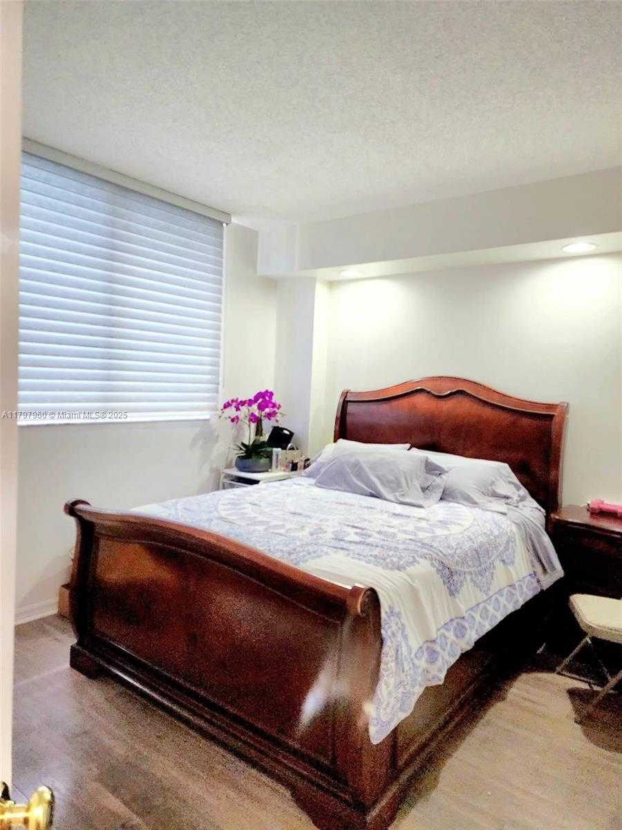 Small Image of 5091 NORTH WEST 7TH ST #501, Miami Number 15