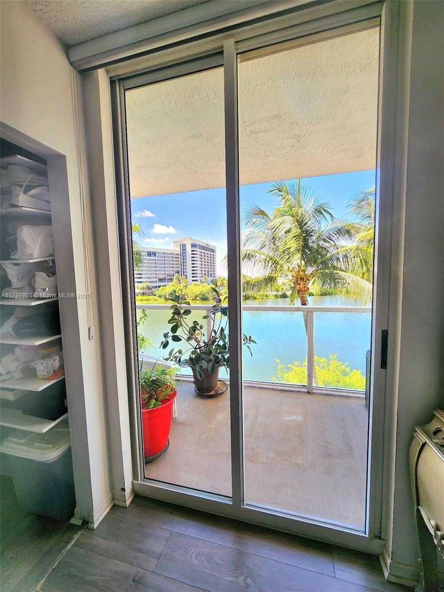 Small Image of 5091 NORTH WEST 7TH ST #501, Miami Number 23
