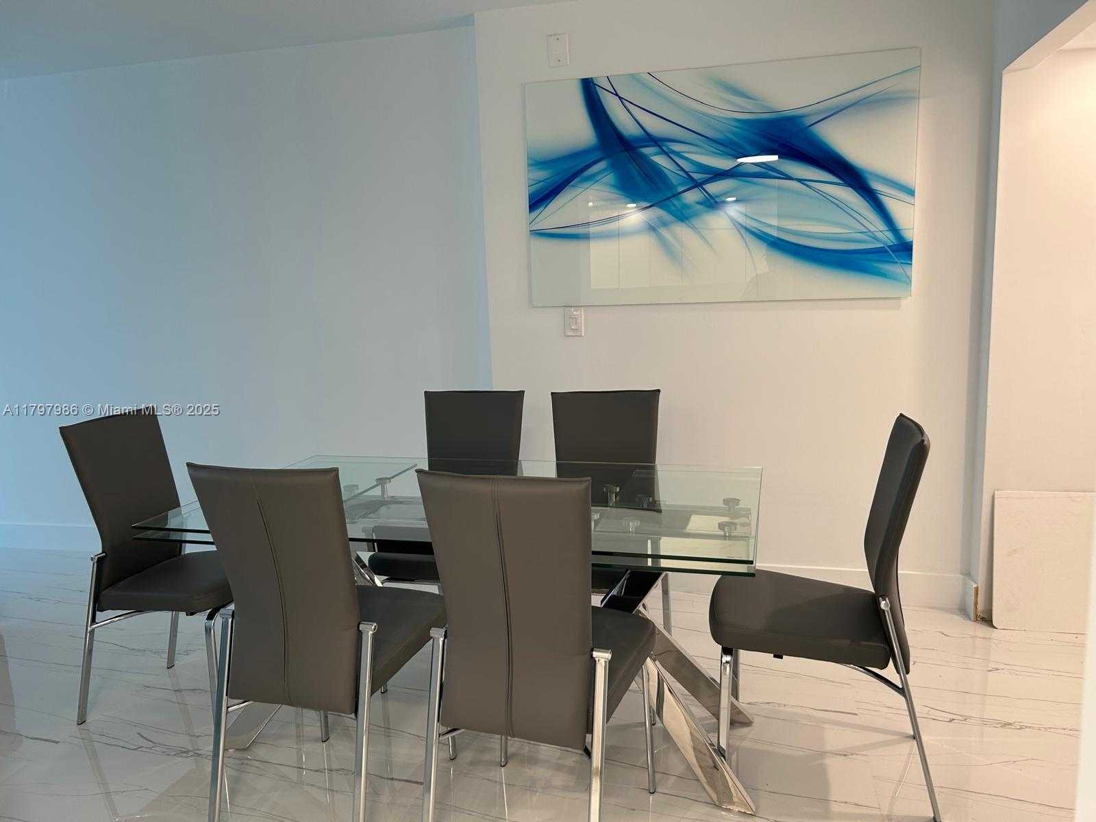 Small Image of 100 BAYVIEW DR #1908, Sunny Isles Beach Number 4