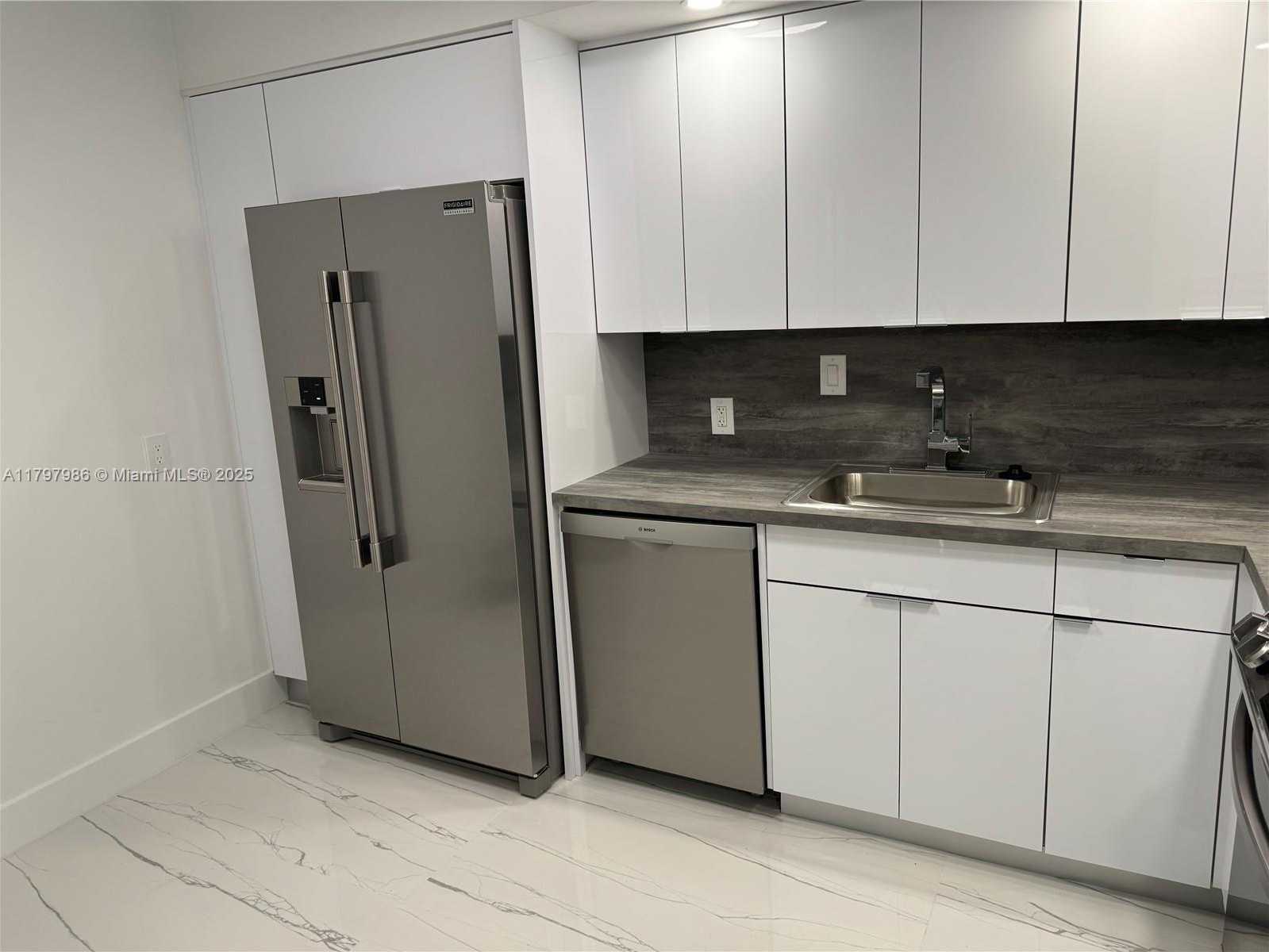Small Image of 100 BAYVIEW DR #1908, Sunny Isles Beach Number 5