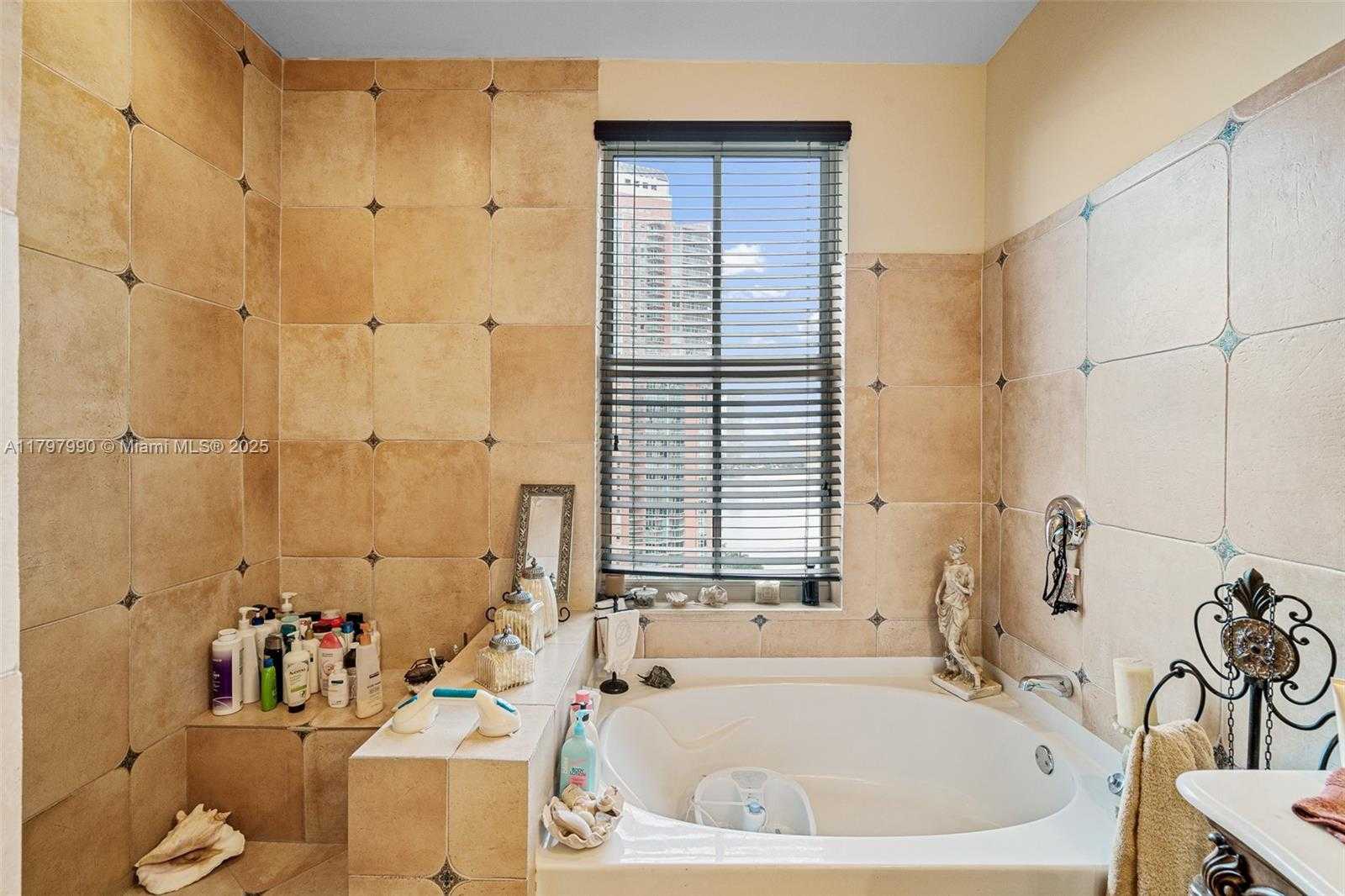 Small Image of 3340 NORTH EAST 190TH ST #1808, Aventura Number 32