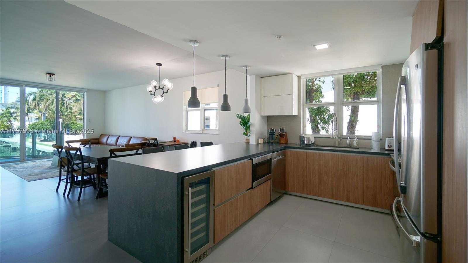 Small Image of 7918 HARBOR ISLAND DR #112, North Bay Village Number 11