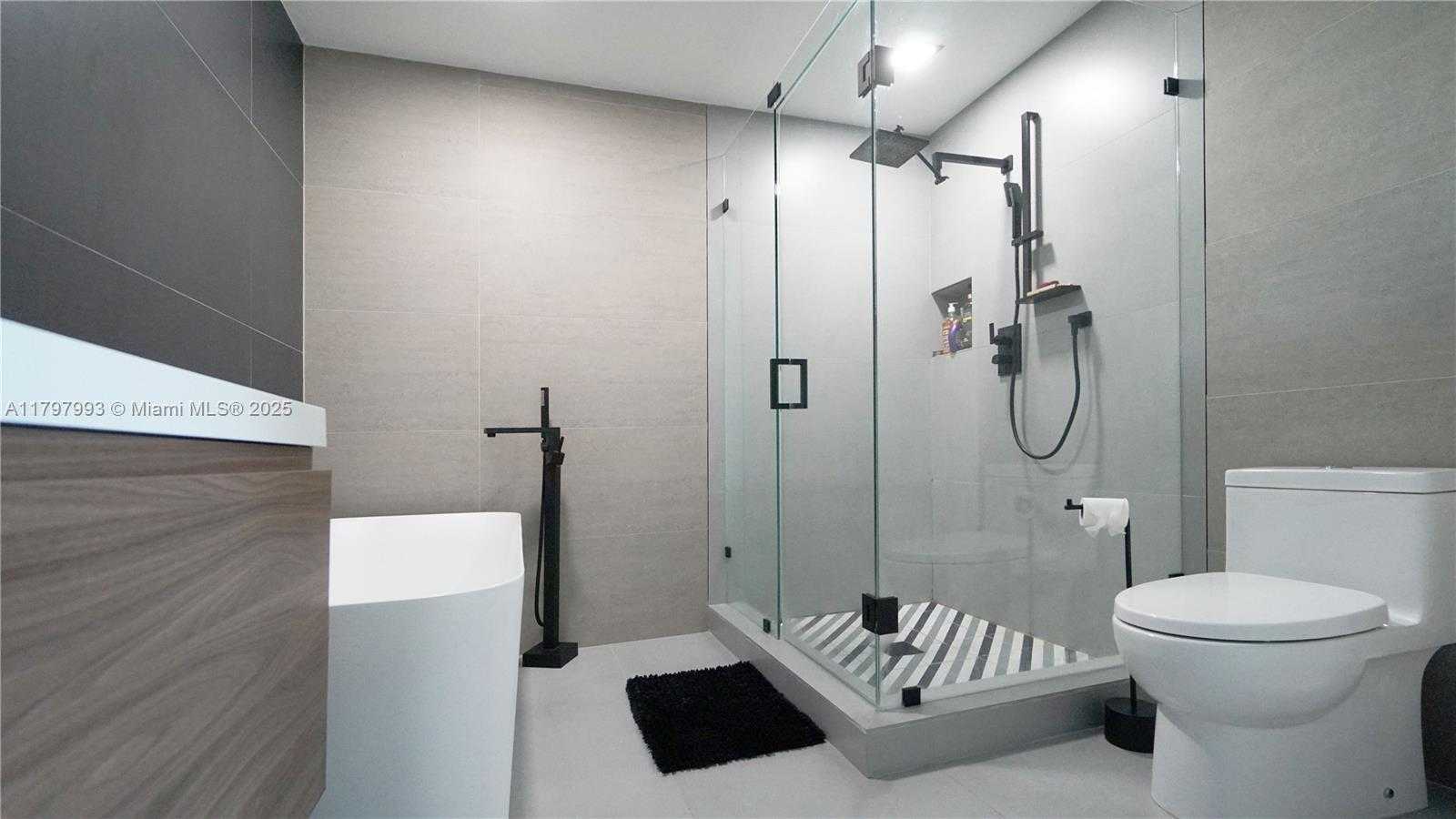 Small Image of 7918 HARBOR ISLAND DR #112, North Bay Village Number 16