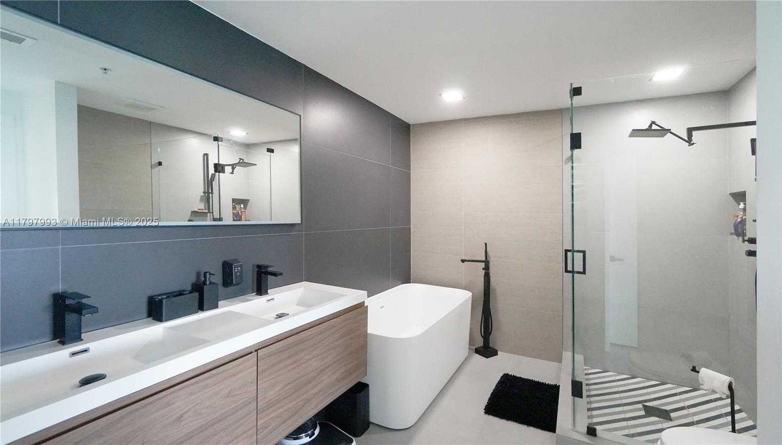 Small Image of 7918 HARBOR ISLAND DR #112, North Bay Village Number 17