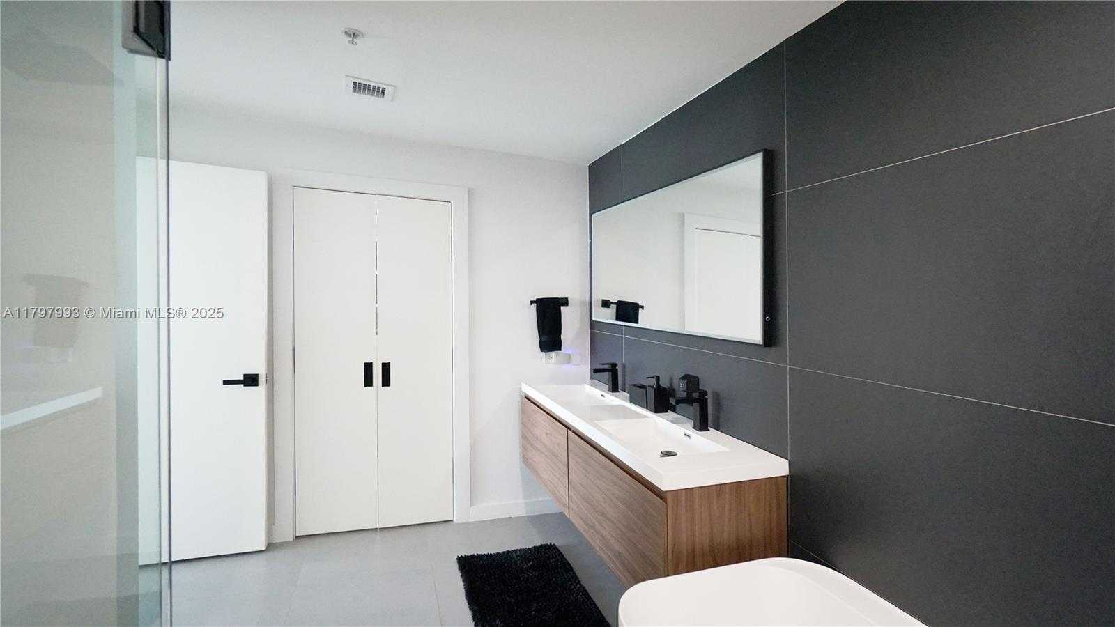 Small Image of 7918 HARBOR ISLAND DR #112, North Bay Village Number 19