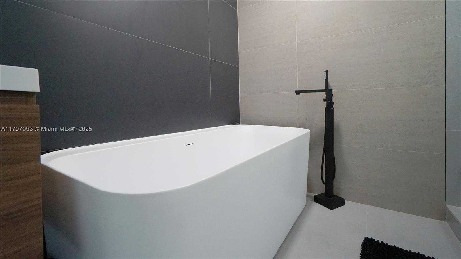 Small Image of 7918 HARBOR ISLAND DR #112, North Bay Village Number 20