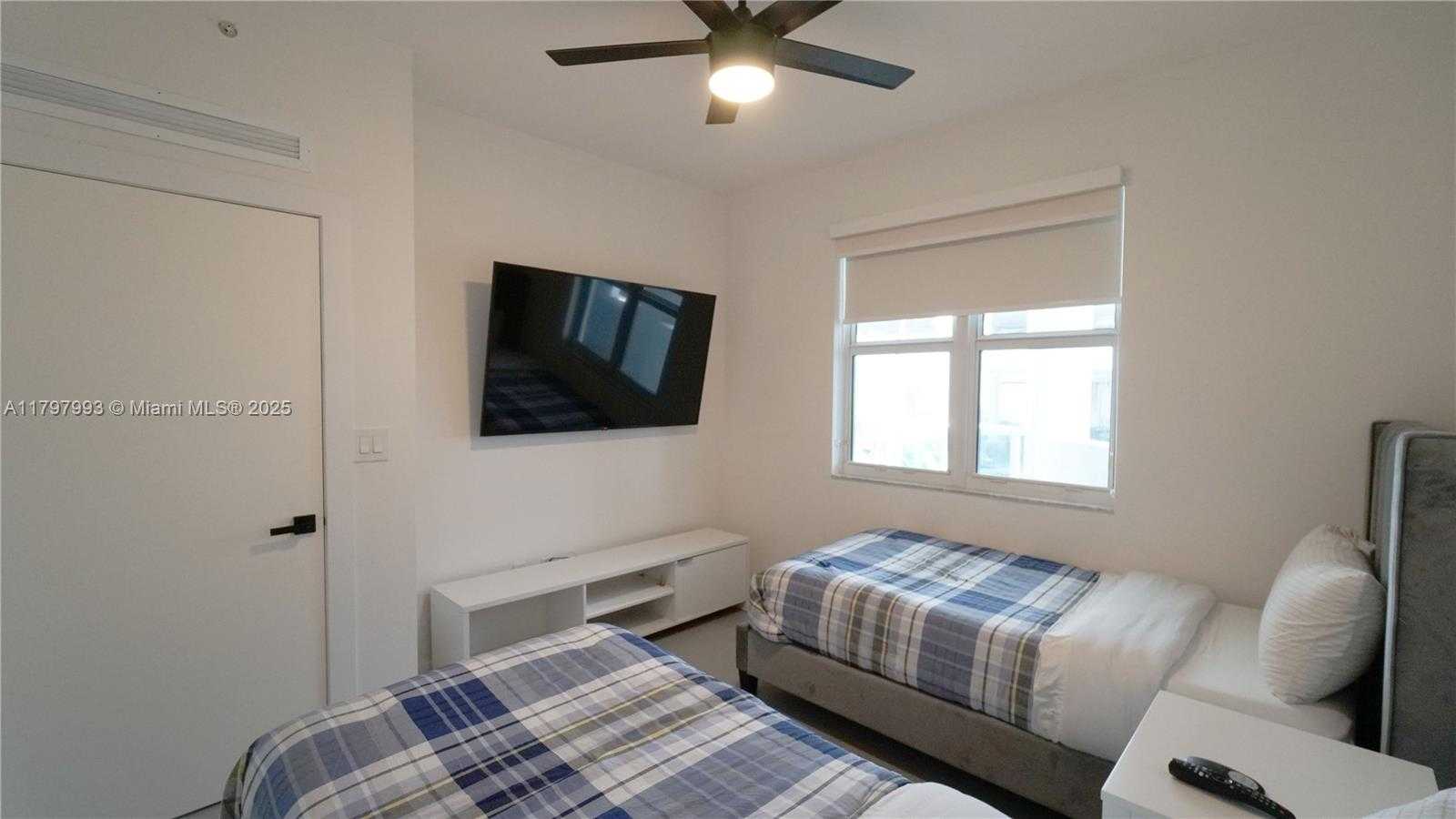Small Image of 7918 HARBOR ISLAND DR #112, North Bay Village Number 31