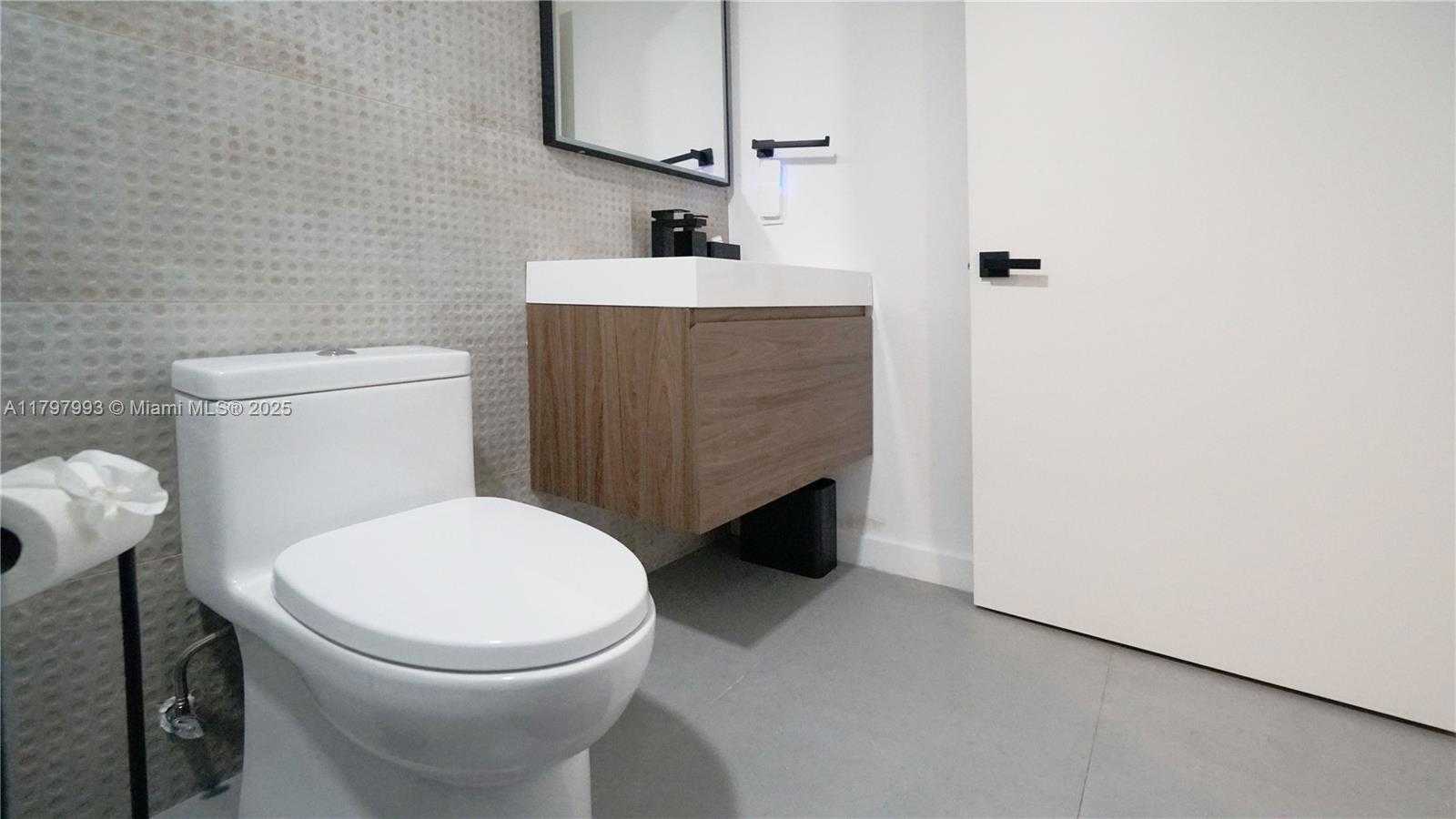 Small Image of 7918 HARBOR ISLAND DR #112, North Bay Village Number 33