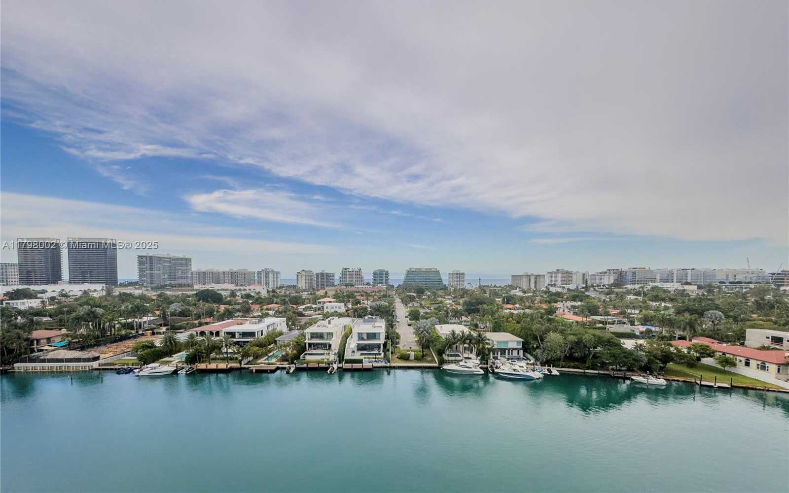 Small Image of 9261 EAST BAY HARBOR DR #405, Bay Harbor Islands Number 5