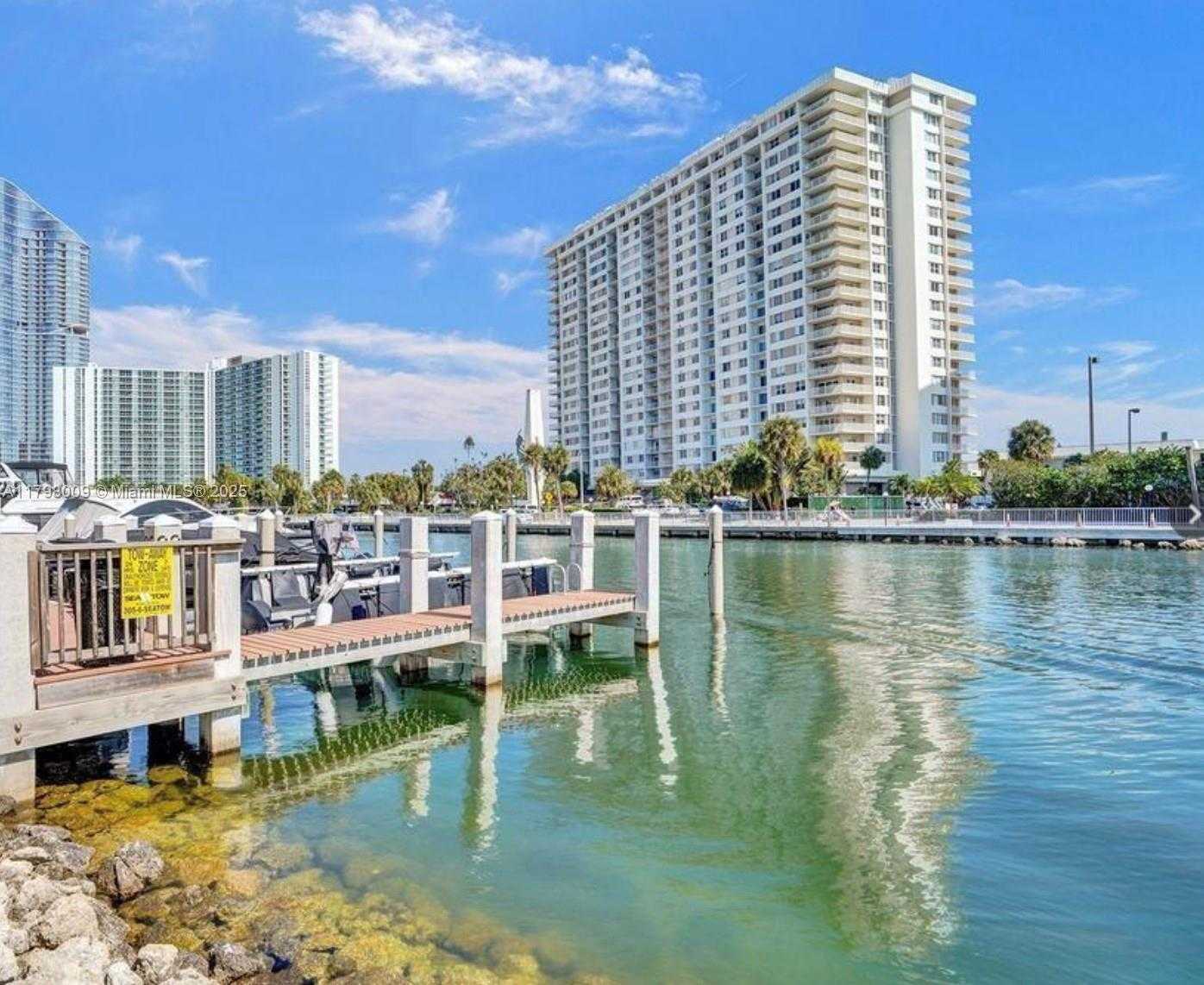 Small Image of 400 KINGS POINT DR #810, Sunny Isles Beach Number 3