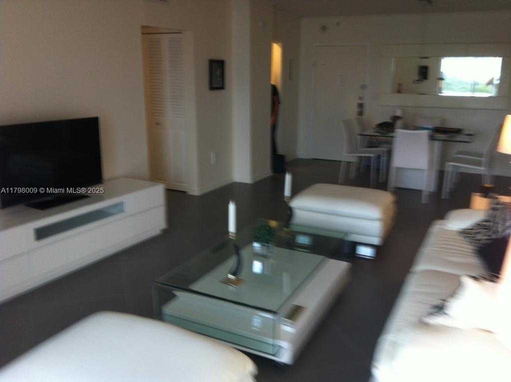 Small Image of 400 KINGS POINT DR #810, Sunny Isles Beach Number 7