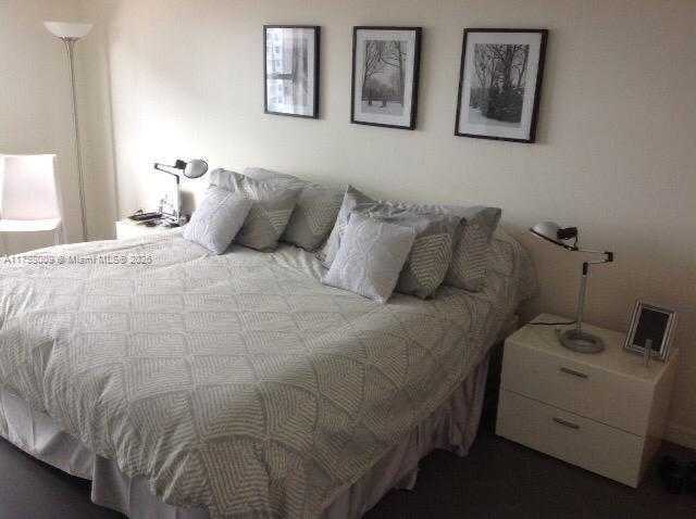 Small Image of 400 KINGS POINT DR #810, Sunny Isles Beach Number 8