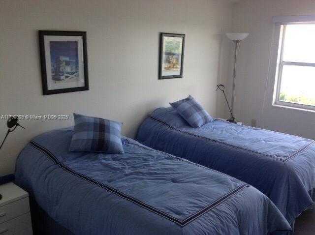Small Image of 400 KINGS POINT DR #810, Sunny Isles Beach Number 9