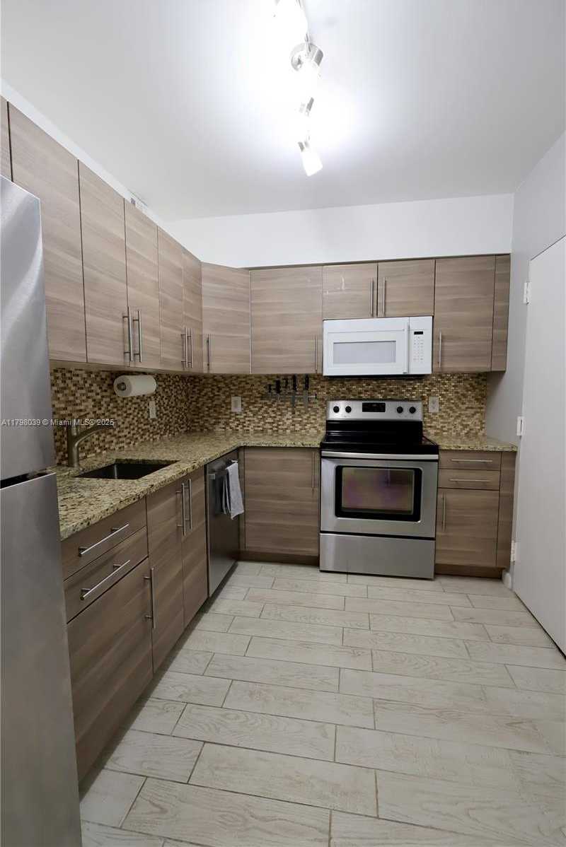 Small Image of 1985 SOUTH OCEAN DR #21D, Hallandale Beach Number 10