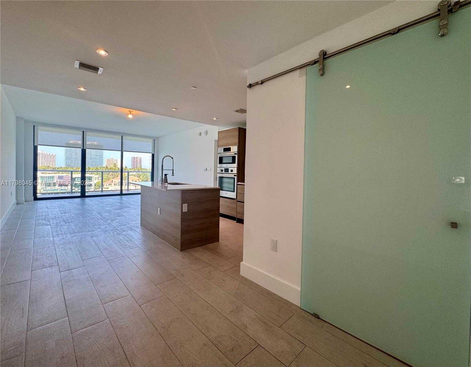 Small Image of 10201 EAST BAY HARBOR DR #506, Bay Harbor Islands Number 17