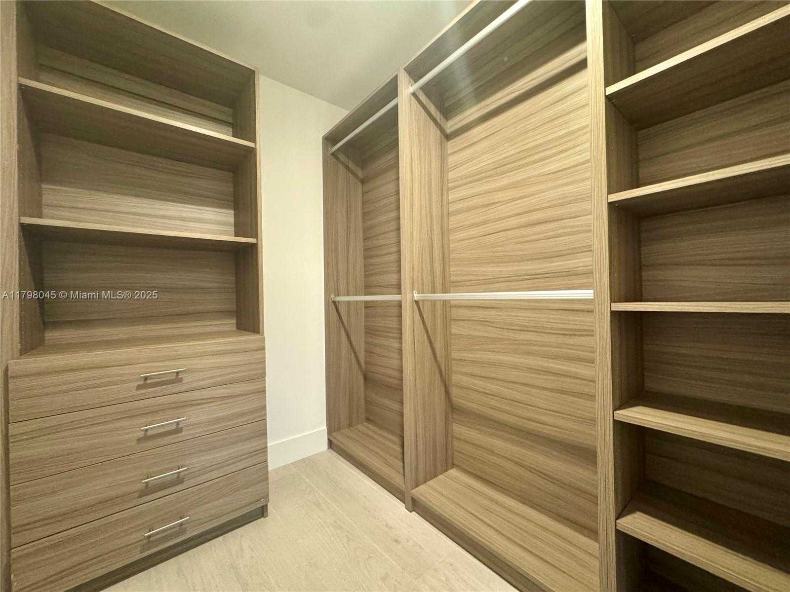 Small Image of 10201 EAST BAY HARBOR DR #506, Bay Harbor Islands Number 33