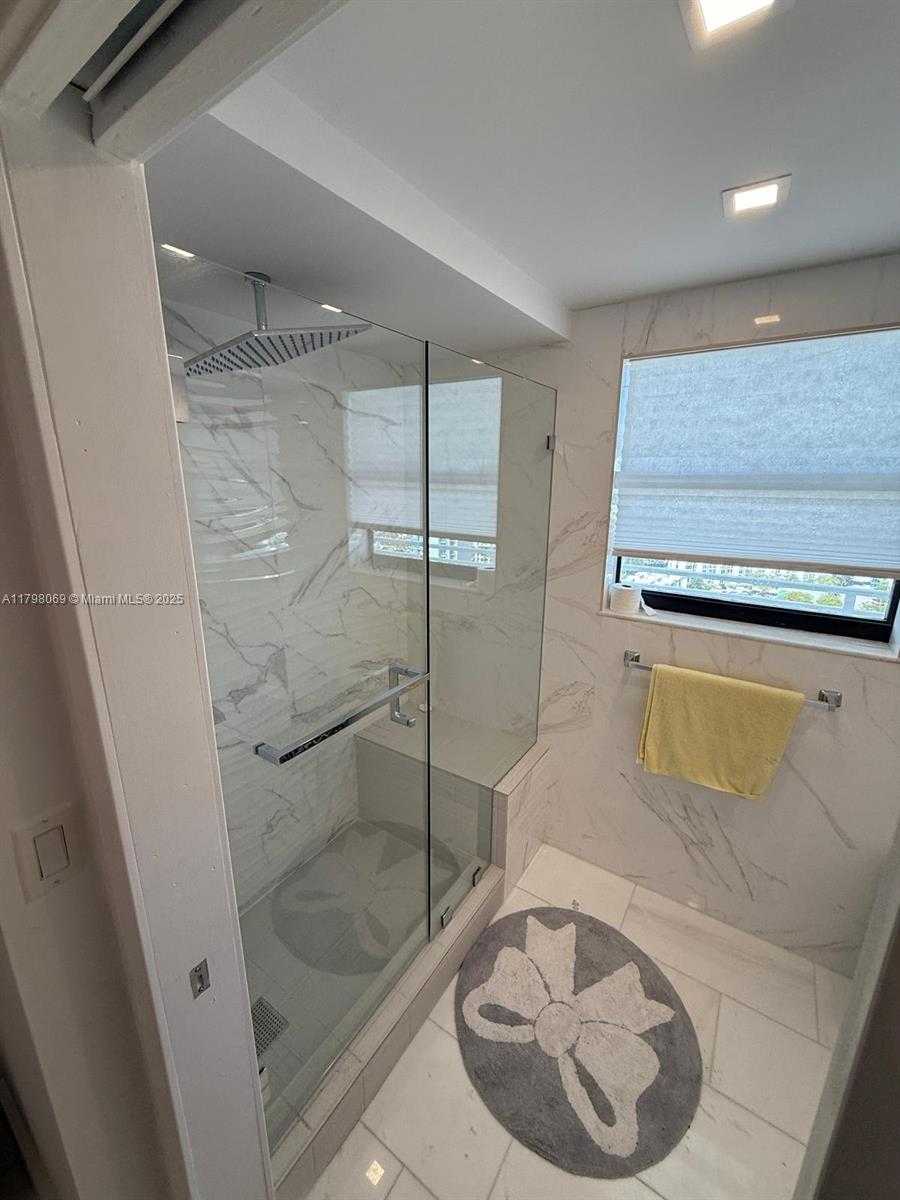 Small Image of 210 #2310, Sunny Isles Beach Number 10
