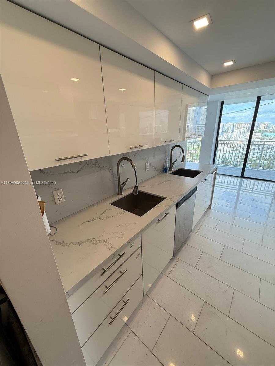 Small Image of 210 #2310, Sunny Isles Beach Number 2