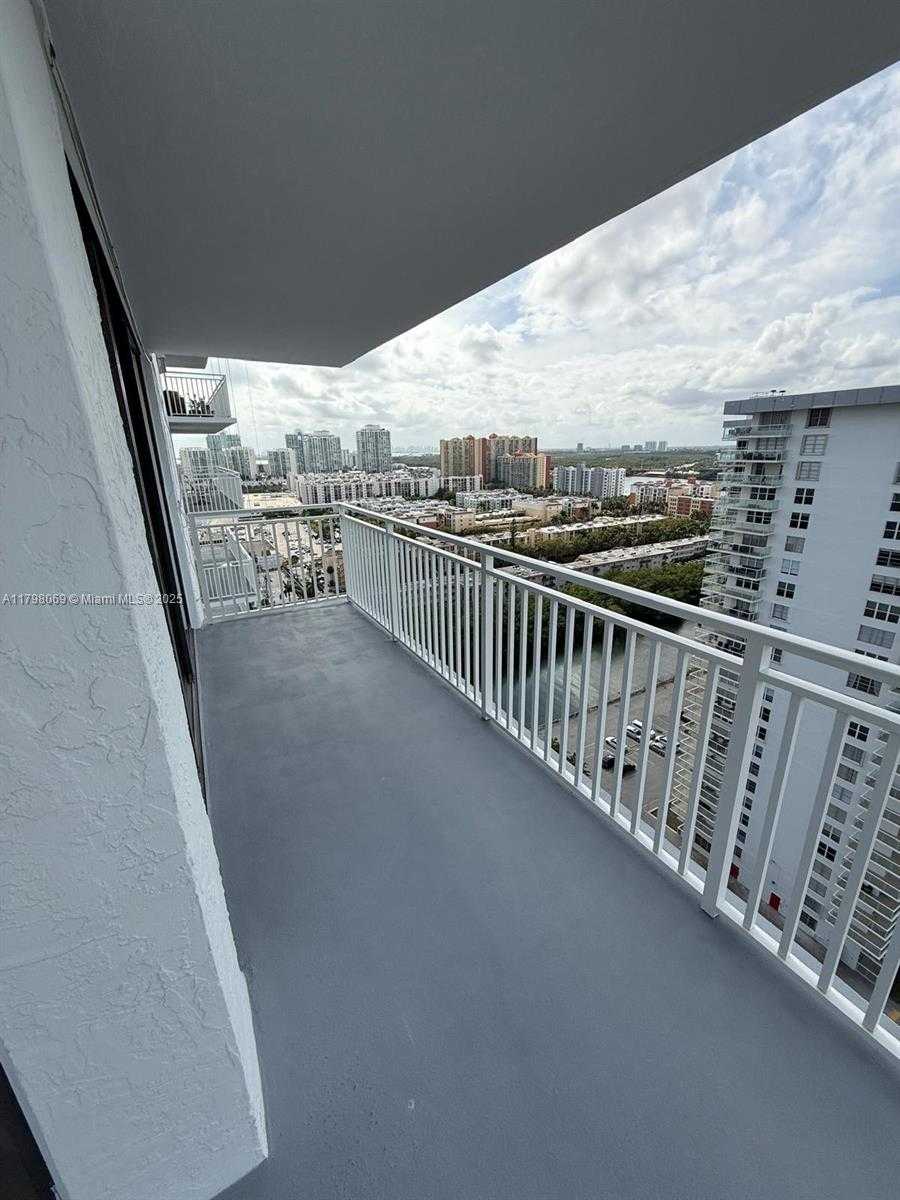 Small Image of 210 #2310, Sunny Isles Beach Number 4