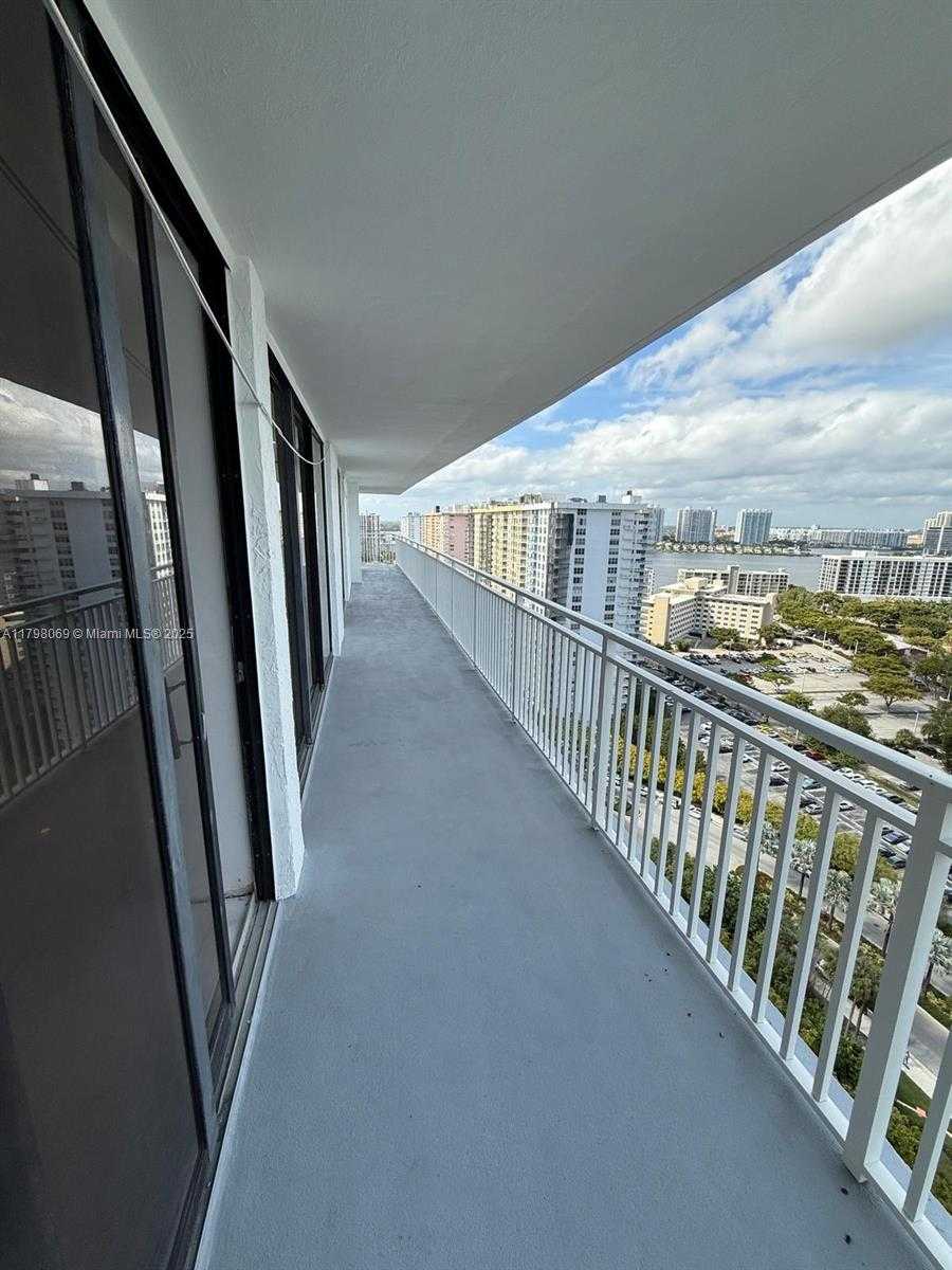 Small Image of 210 #2310, Sunny Isles Beach Number 6