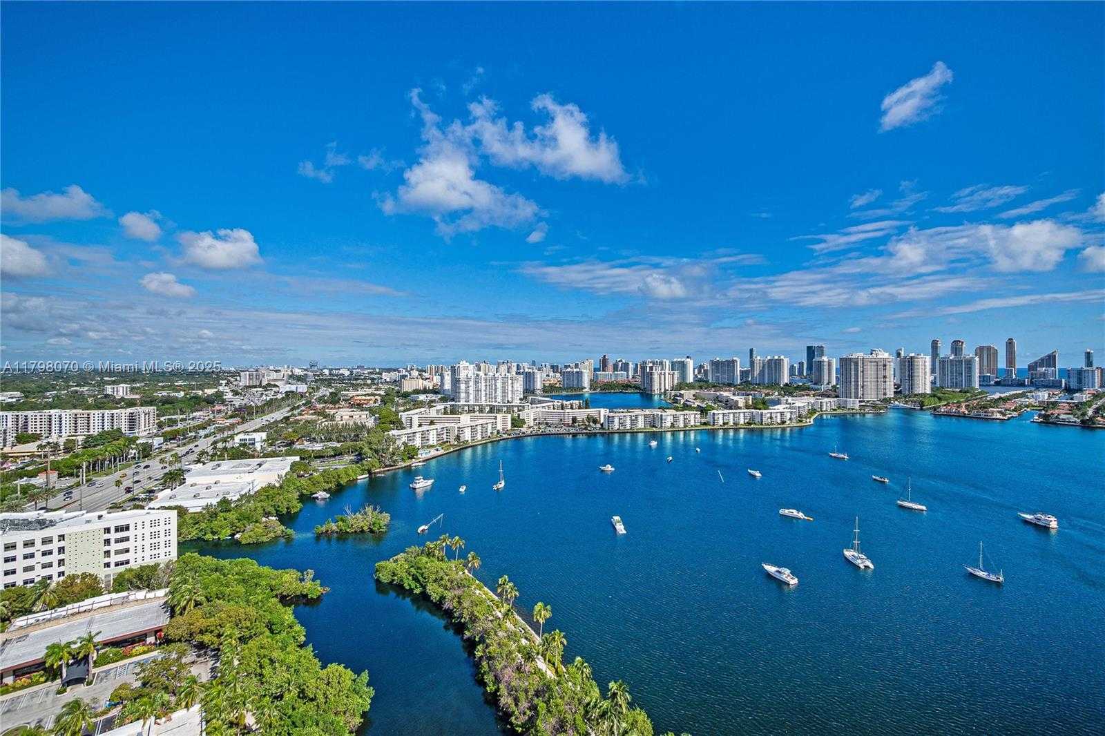 Small Image of 17301 BISCAYNE BLVD #PH6, North Miami Beach Number 2