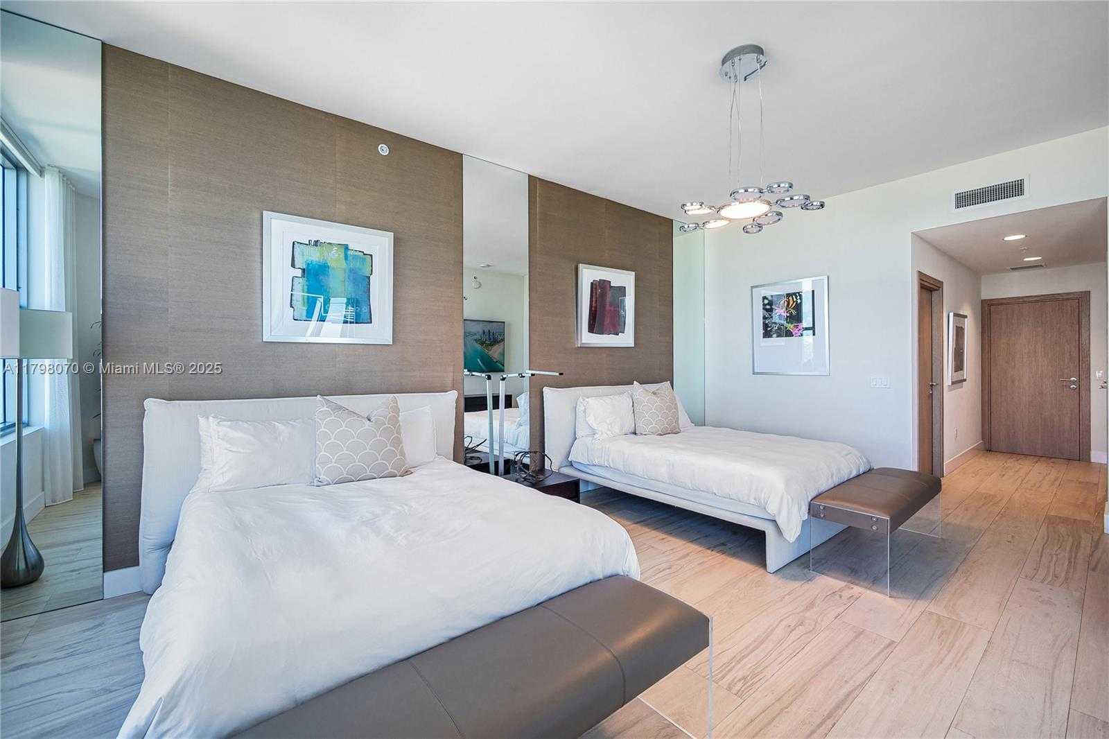 Small Image of 17301 BISCAYNE BLVD #PH6, North Miami Beach Number 30
