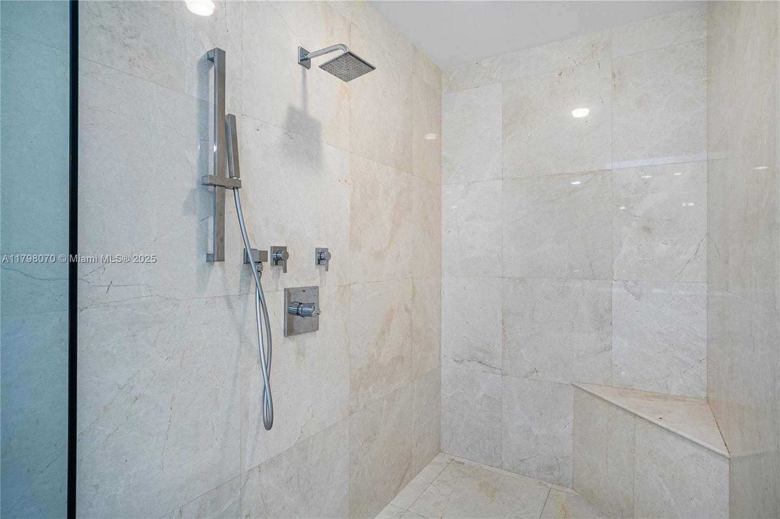 Small Image of 17301 BISCAYNE BLVD #PH6, North Miami Beach Number 42